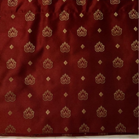 Window drapes - Picture 7 of 13